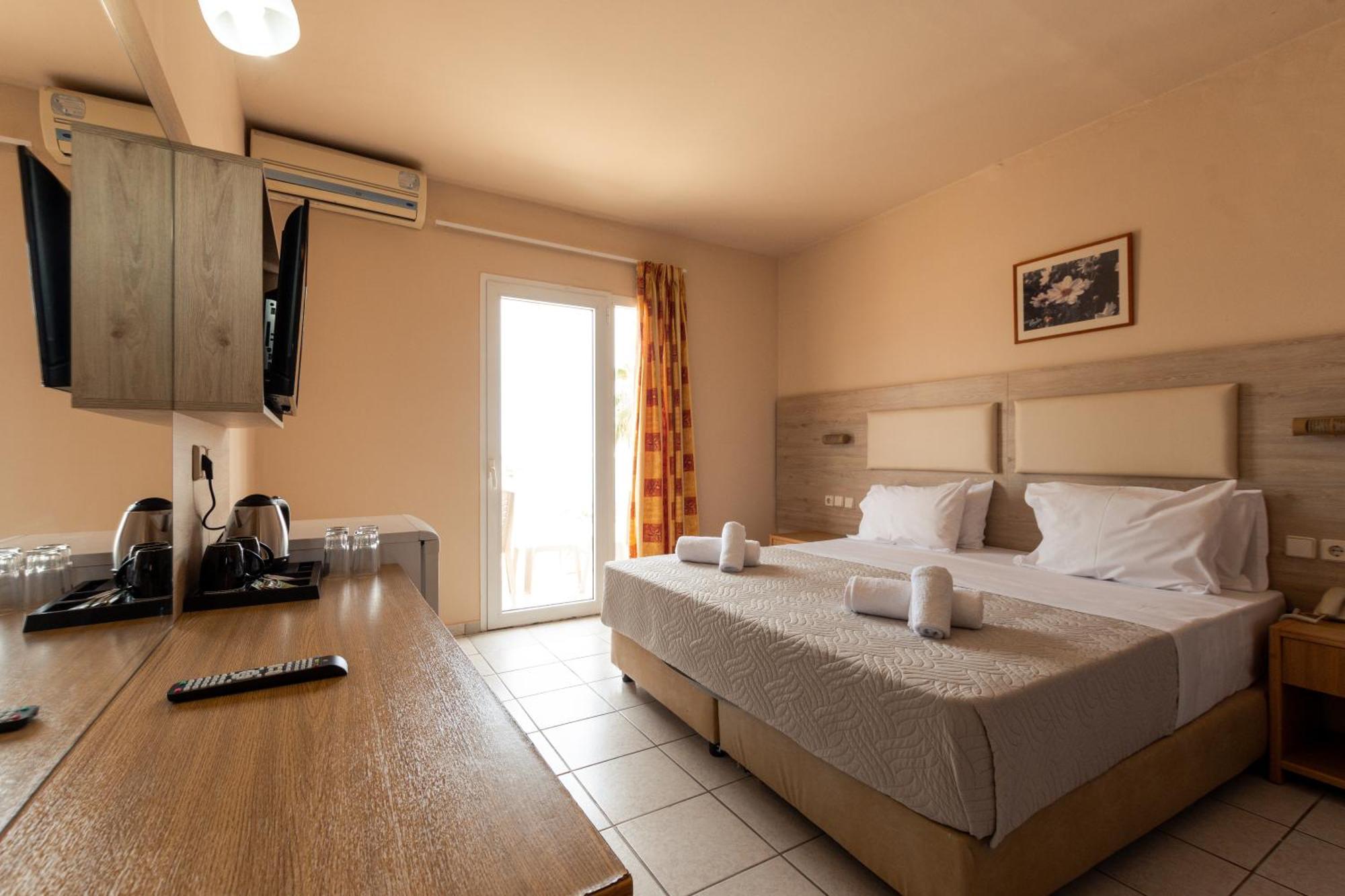 Aqua Sun Village Hersonissos  Eksteriør billede